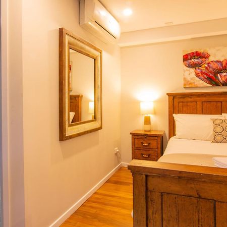Airlie Guest House Еърли Бийч Стая снимка