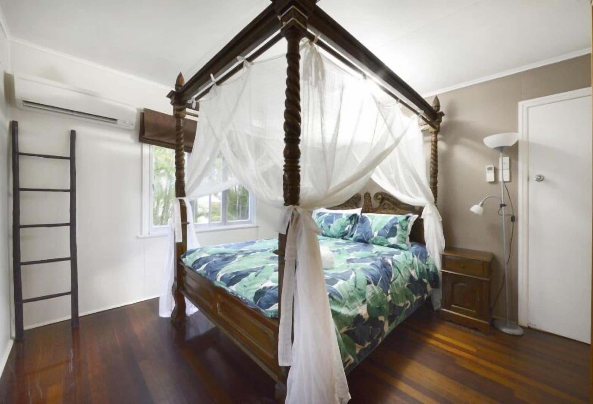 Airlie Guest House Еърли Бийч Екстериор снимка