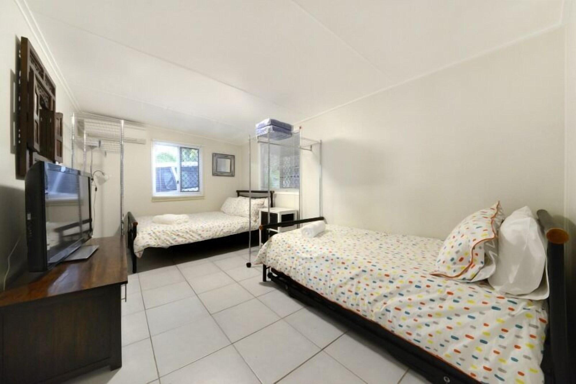Airlie Guest House Еърли Бийч Екстериор снимка