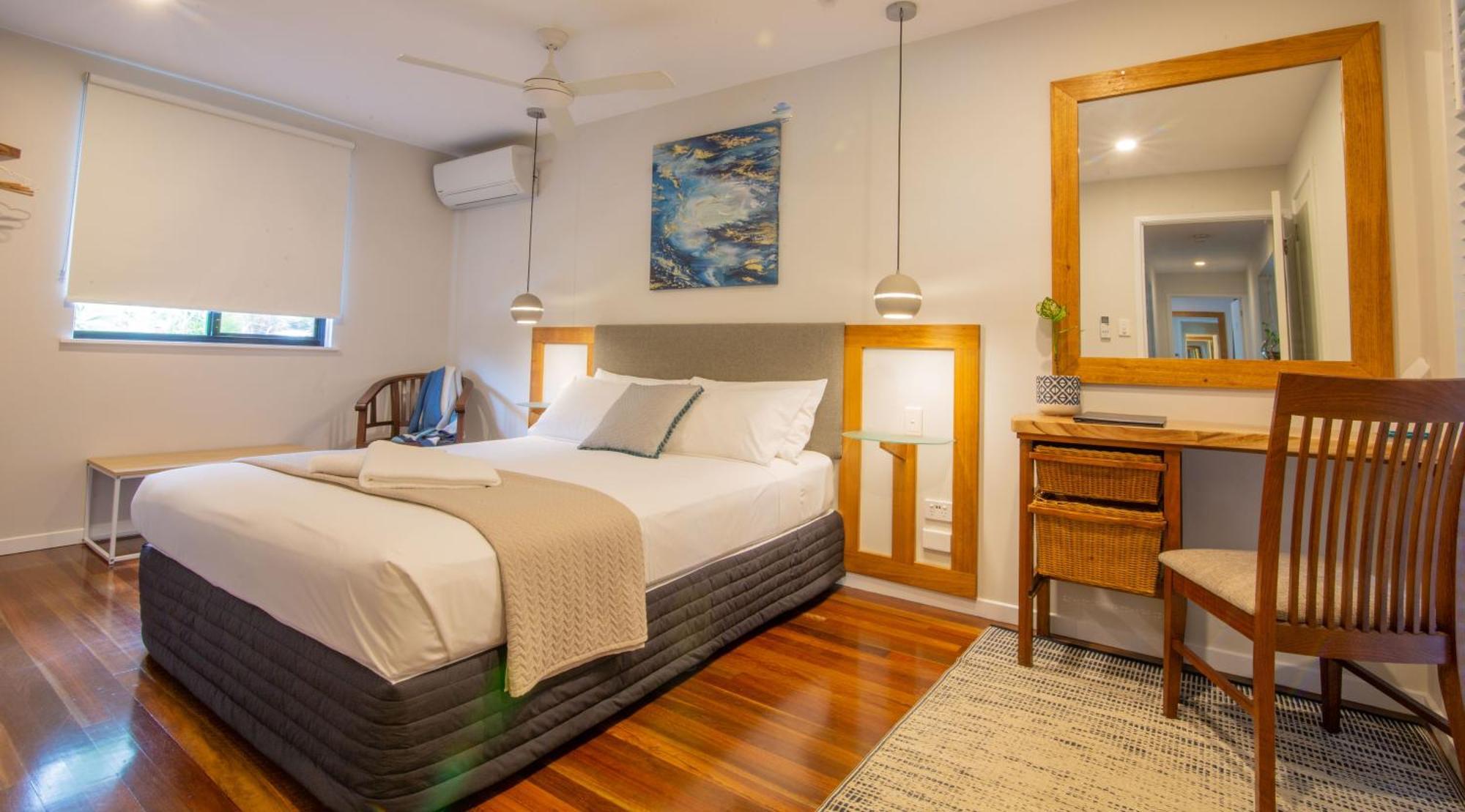Airlie Guest House Еърли Бийч Стая снимка