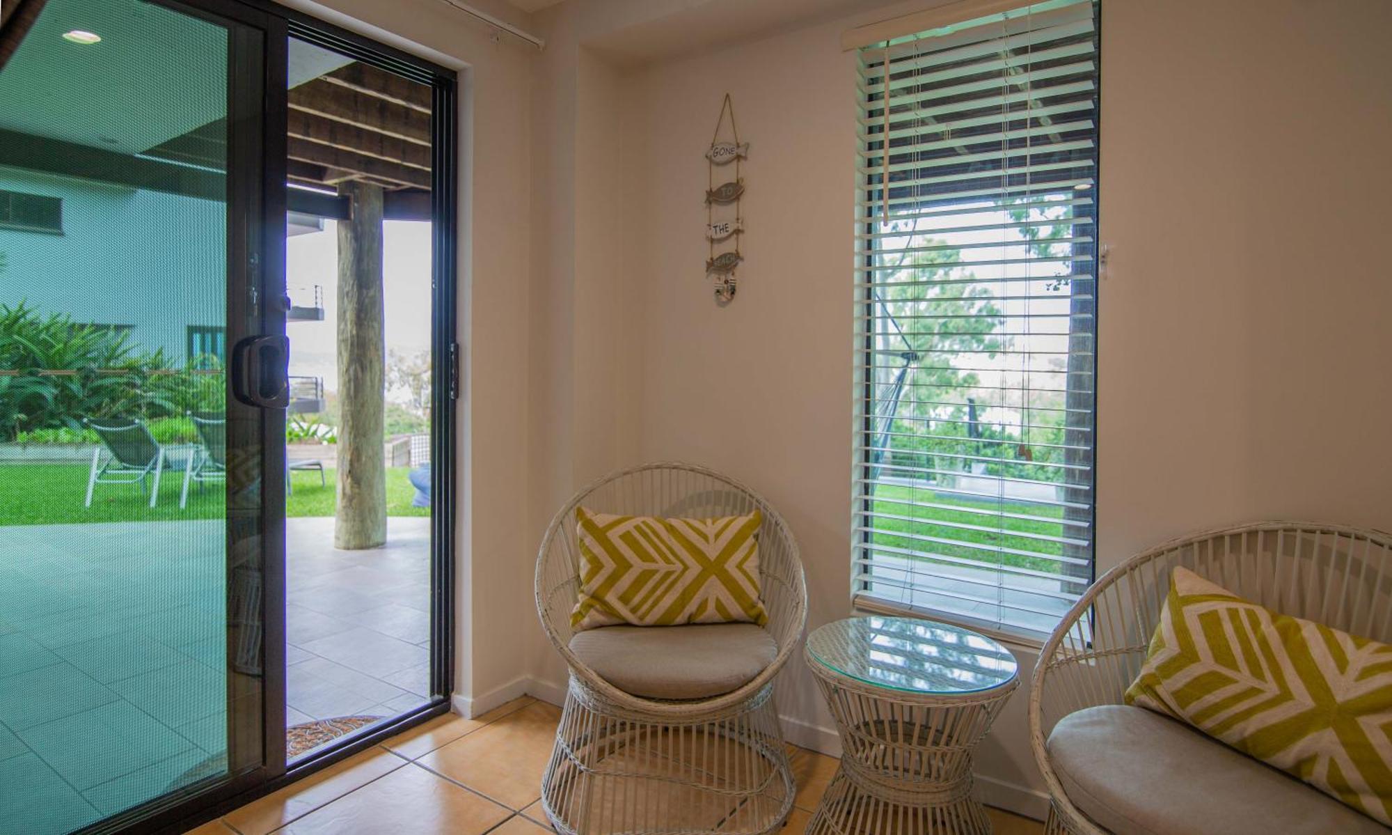Airlie Guest House Еърли Бийч Стая снимка